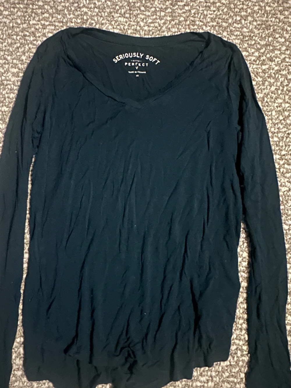 'Seriously Soft' Aero Women's dark green Long-Sleeve V-Neck Top